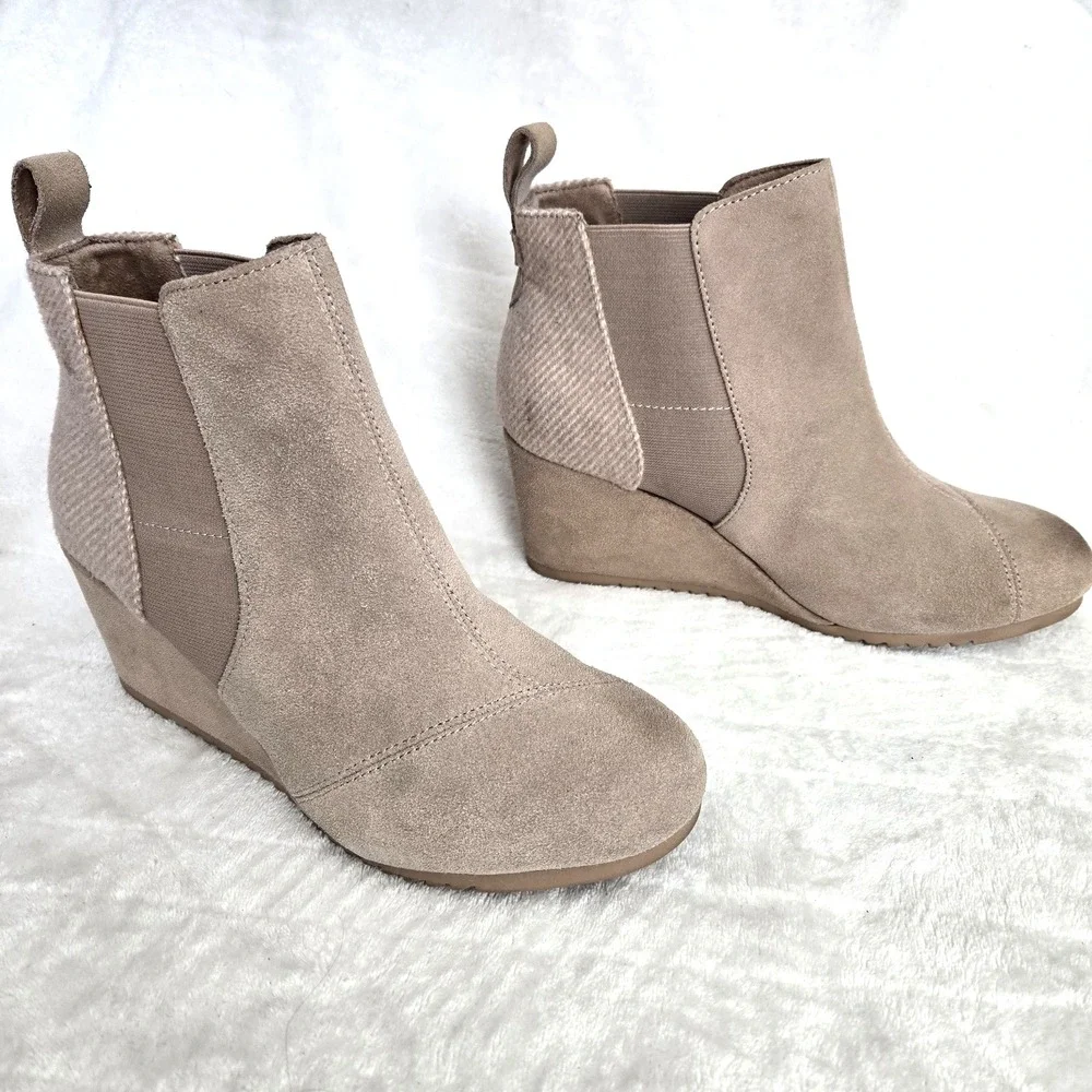 Toms Bailey Women's Wedge Ankle Boots Sz 9 Oatmeal Suede Casual Pull‎ on Botties